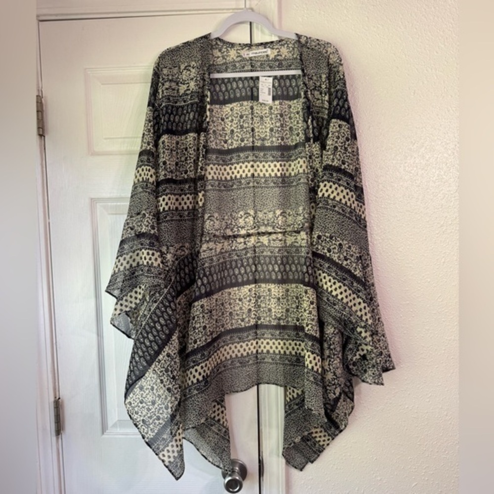 Maurice’s patterned Bohemian navy and Cream Kimono with bell sleeves